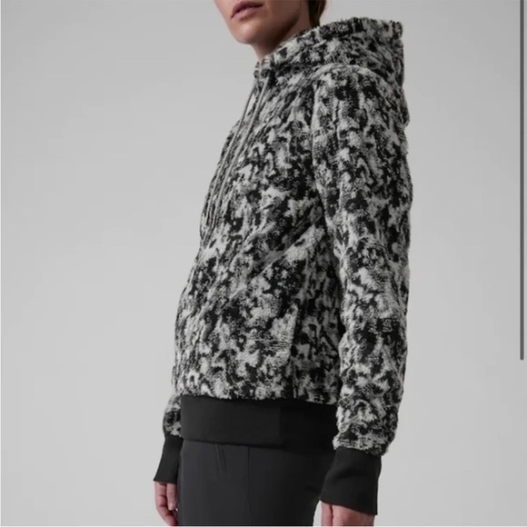 NWOT Athleta Tugga Sherpa Jacquard Hoodie Size Small - Picture 4 of 11